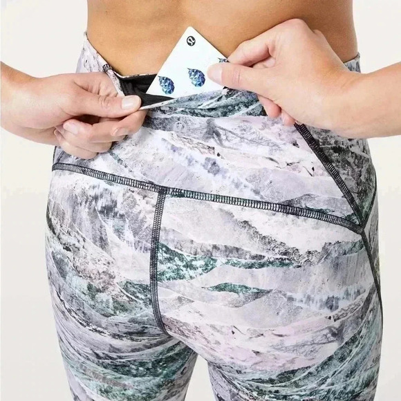 [12] Lululemon Train Times Pant 21”Springscape Multi  / Obsidian - Picture 4 of 9